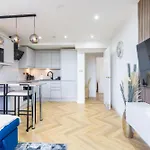 Boutique And Stylish 4 Bed In Central London
