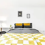 Luxaway Apartment In Earls Court - Sleeps Up To 10