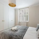 Kensington Spacious Apartment