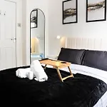 Modern 1 Bed Apartment In Greenwich - Wifi - Netflix And Stations Nearby