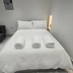 New Look Lux Studio In Central London