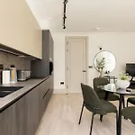 The Brunswick Square Retreat - Glamorous 1Bdr Flat
