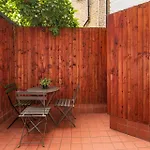 3 Bedroom Apartment With Private Terrace In Pimlico, Westminster, Victoria