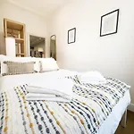 Bright And Cosy Home 100M From Trafalgar Square