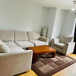 2 Bed Luxury Flat Nxt To Station