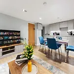 Battersea Superior Suite - London Getaway