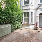 Spacious And Bright 1 Bedroom Flat