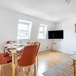 Bright N\' Charming Air Conditioned Two Bed In Heart Of London