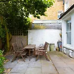 Lovely Garden Flat In Central London