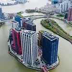 Luxurious Apartment - Prime Location Near Excel, O2 & Canary Wharf