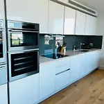 Luxury Sea View Two Bed Penthouse In Battersea