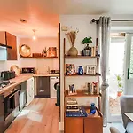 Stunning 2 Bedrooms Apartment