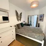 Immaculate Covent Garden Apartment