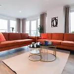 Stunning 2 Bedroom Riverside Apartment