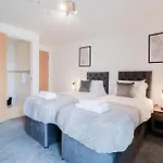 Stunning 2 Bedroom Riverside Apartment