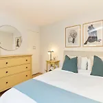 The Brunswick Retreat - Warm 3Bdr Flat With Balcony