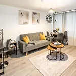 Family-Friendly 1-Bedroom Apartment In London