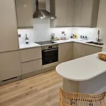 Stylish New 2 Bedroom Apartment