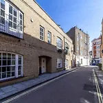 Lux 2 Bedroom House In Prime Location Near Mayfair