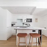 Chic Chelsea Apartment Steps From Kings Road