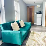 Bright Flat Near To Tower Bridge
