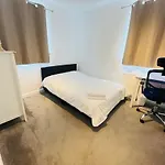 Spacious 3 Bed Flat In Greenwich