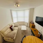 Spacious 3 Bed Flat In Greenwich
