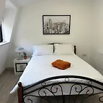 Modern 3 Bedroom With 2 Bathroom In Central London
