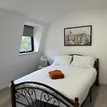 Modern 3 Bedroom With 2 Bathroom In Central London