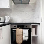Vibrant Studio 30Min To Central London & Free Wifi