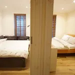 Evergreen Apartments- Flat 2