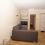 Evergreen Apartments- Flat 2