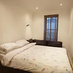 Evergreen Apartments- Flat 2