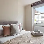 Enchanting Hideaway - La Reserve South Kensington