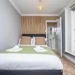 2 Bedroom Flat In Notting Hill