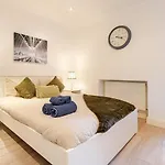 The Paddington Pines - 2 Bed En-Suite Apartment