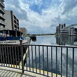 3 Bed Smart Home - Canary Wharf