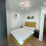 3 Bed Smart Home - Canary Wharf