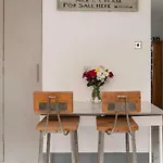 A Very Large Modern Room Which Can Take Up To 4 Guest
