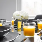 Luxstay Mayfair Apartment - With Ac