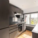 Designer 1 Bed Loft Apartment, Sw16