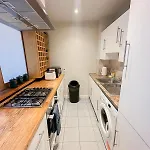 1 Bedroom Flat With Free Parking In Canary Wharf Near London Musuem