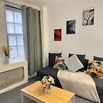 Oxford Street Beautiful Studio Apartment