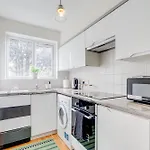 Apartment In Elephant & Castle With Parking