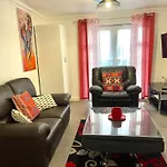 Forsyth Court - 2 Beds Apartment