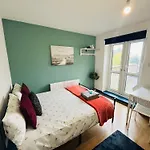 Portobello Self Check-In Rooms 611