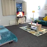 Cosy Private Two Bedroom Apartament In Kensinghton Can Fit Up To 8 Guests