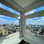 Bright 2-Bedroom In Soho High-Rise With Skyline Views