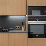 Kings Cross - Luxury 3 Bed Apartment, Private Balcony