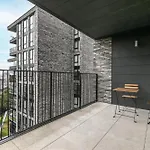 Kings Cross - Luxury 3 Bed Apartment, Private Balcony